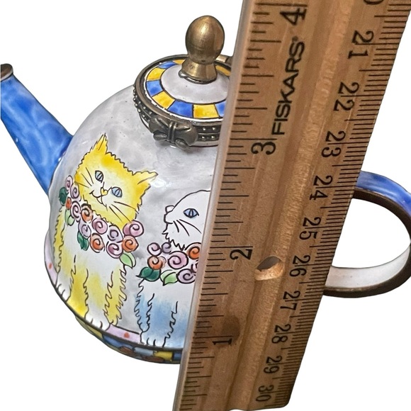 Vintage 2000 Kelvin Chen Two Cats Miniature Enamel Teapot Trinket Box #1043 - Picture 5 of 5